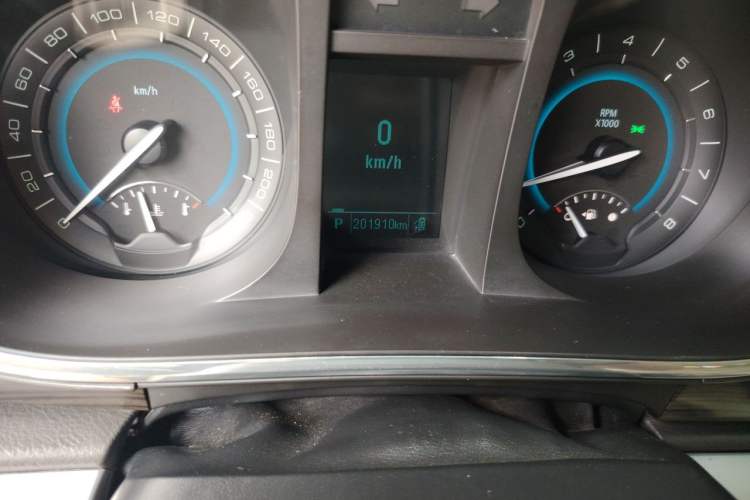 Used Buick GL8 2013 3.0L GT Luxury Business Haoya Edition Odometer Close Up
