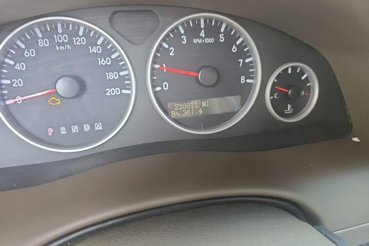 Used Buick GL8 2013 2.4L Classic Edition Odometer Close Up