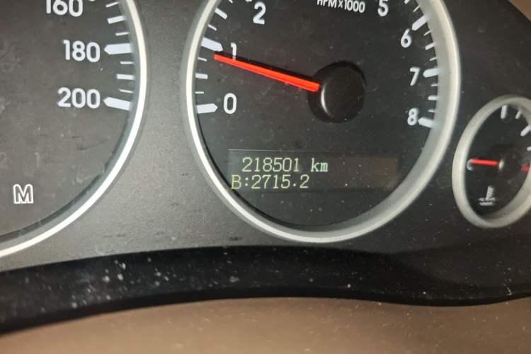 Used Buick GL8 2013 2.4L Comfort Edition Odometer Close Up