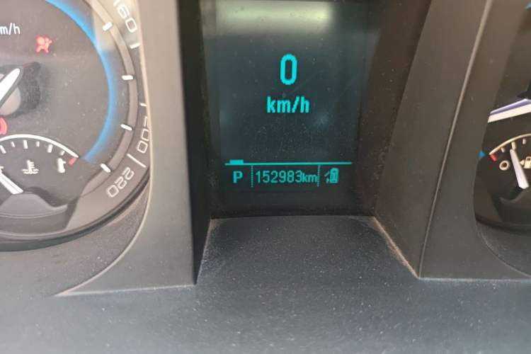 Used Buick GL8 2013 3.0L XT Luxury Business Flagship Edition Odometer Close Up