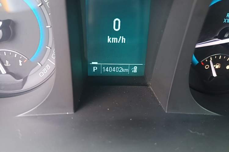 Used Buick GL8 2013 2.4L LT Luxury Business Executive Edition Odometer Close Up