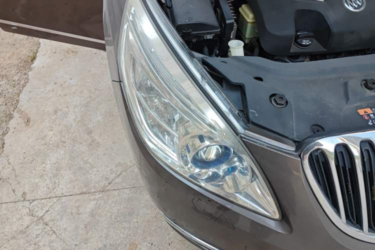 Used Buick GL8 2013 3.0L GT Luxury Business Haoya Edition Right Front Headlight