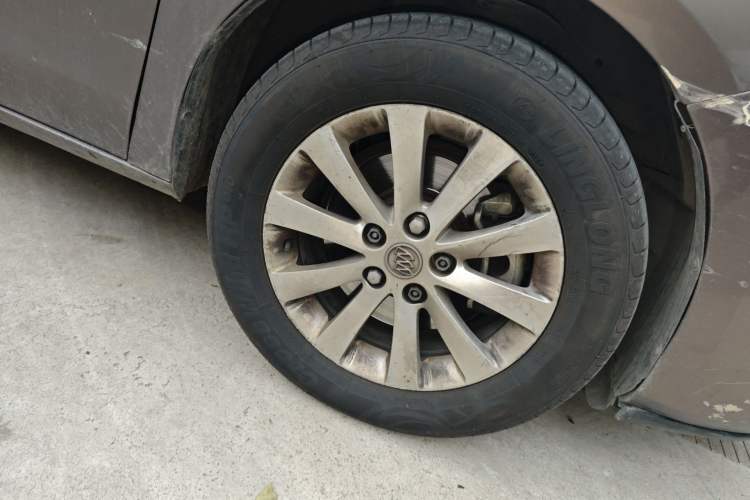 Used Buick GL8 2013 2.4L CT Luxury Business Comfort Edition Right Front Wheel Hub