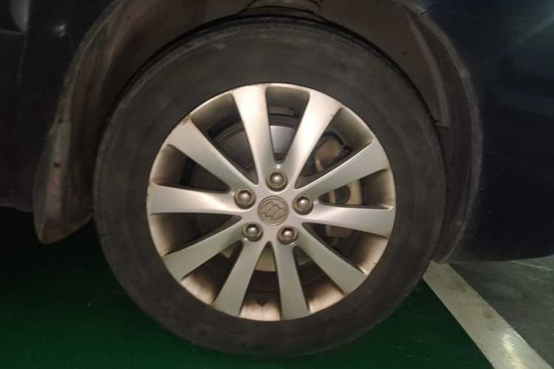 Used Buick GL8 2013 2.4L Comfort Edition Right Front Wheel Hub