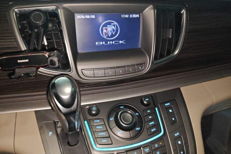 Used Buick GL8 2013 3.0L XT Luxury Business Flagship Edition Audio And AC Panel
