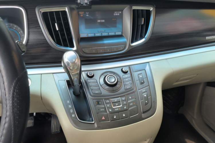 Used Buick GL8 2013 3.0L GT Luxury Business Haoya Edition Audio And AC Panel