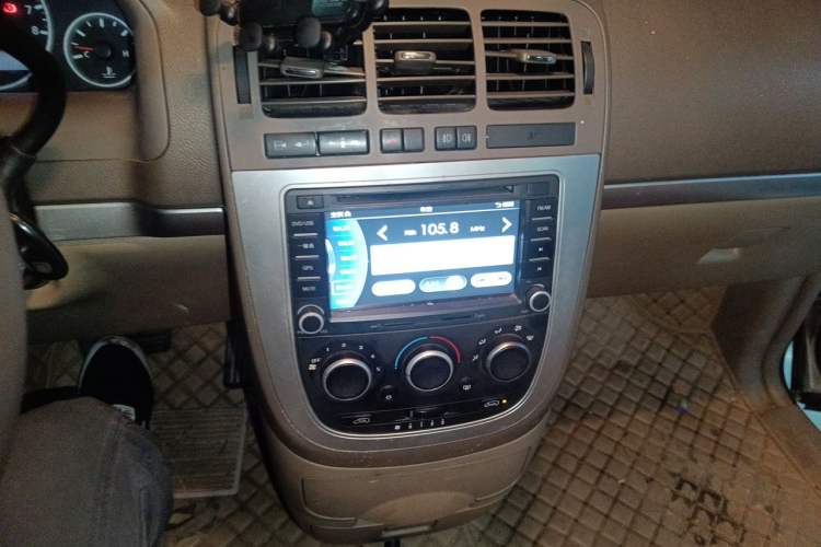 Used Buick GL8 2013 2.4L Classic Edition Audio And AC Panel