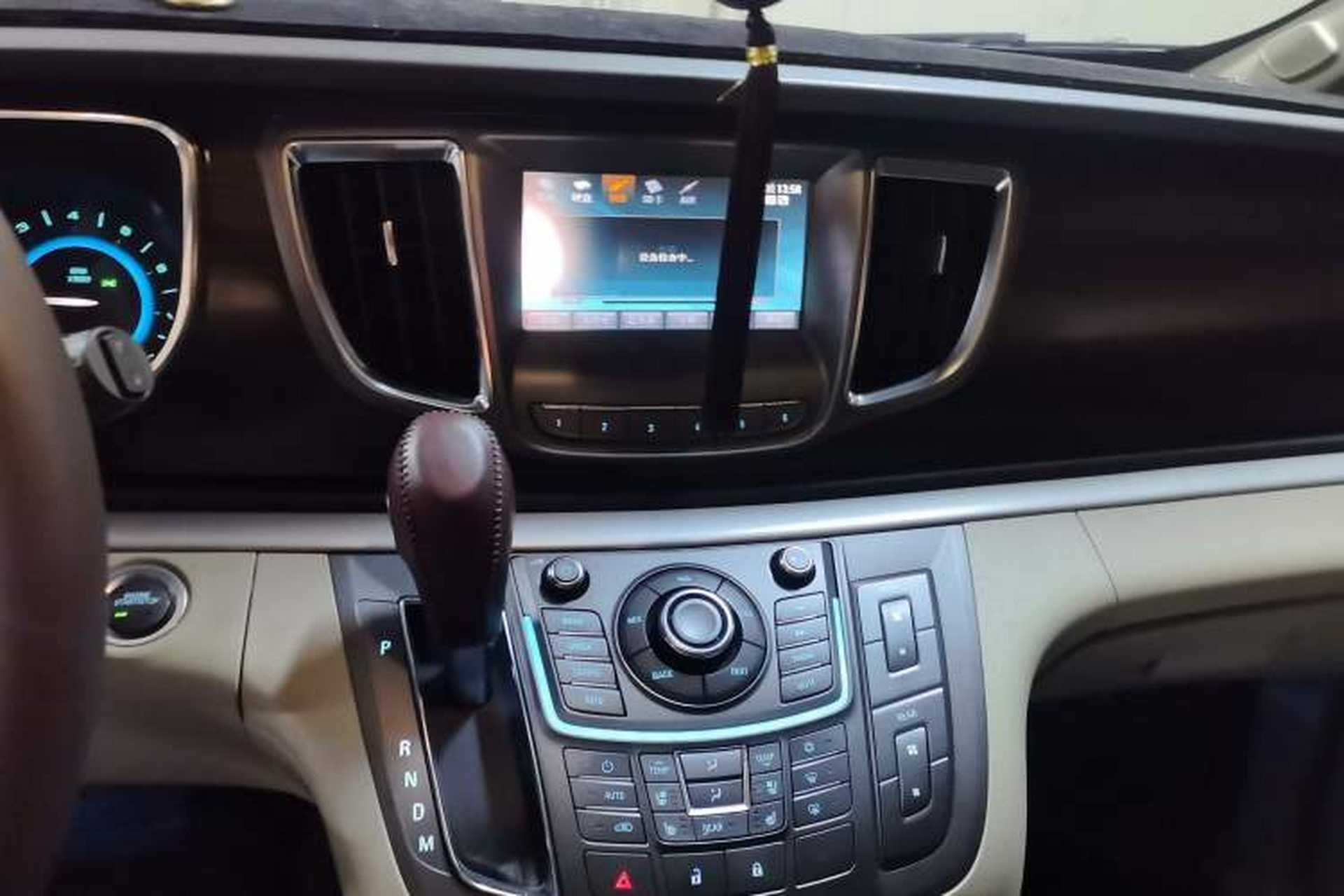 Used Buick GL8 2013 3.0L XT Luxury Business Flagship Edition Audio And AC Panel