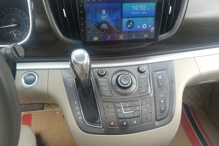 Used Buick GL8 2013 2.4L CT Luxury Business Comfort Edition Audio And AC Panel