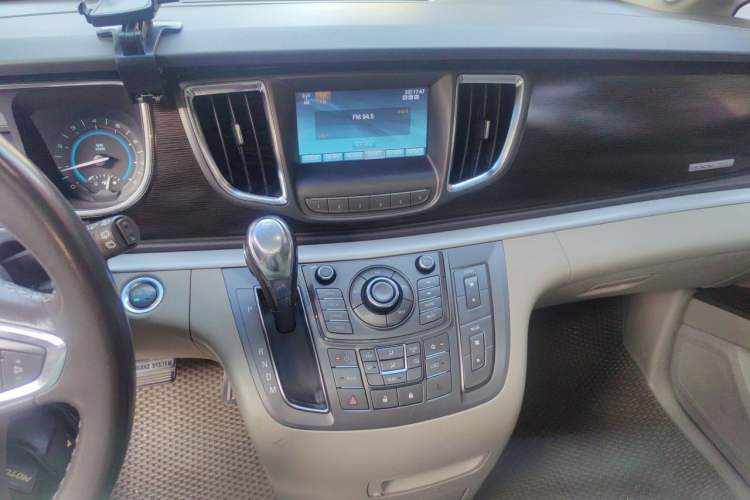 Used Buick GL8 2013 2.4L LT Luxury Business Executive Edition Audio And AC Panel