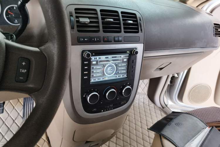 Used Buick GL8 2013 2.4L Comfort Edition Audio And AC Panel