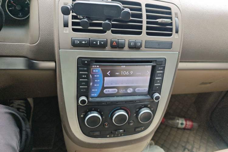 Used Buick GL8 2013 2.4L Classic Edition Audio And AC Panel