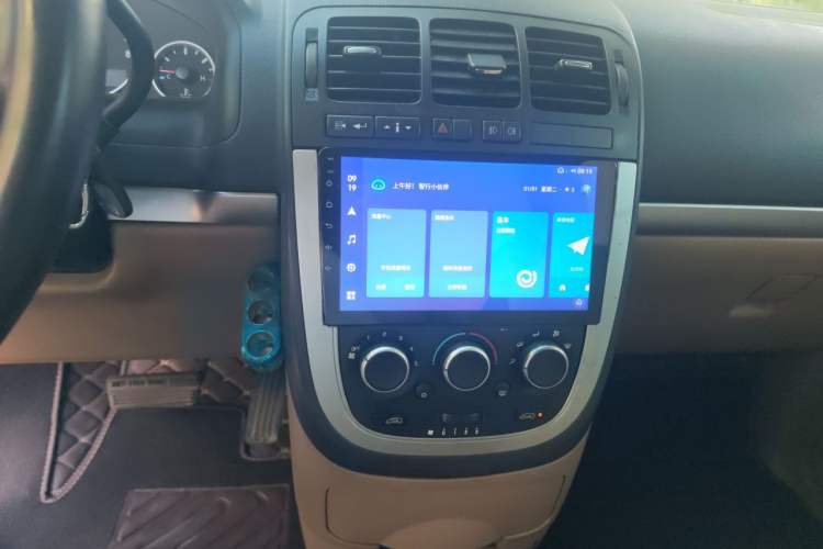 Used Buick GL8 2013 2.4L Executive Edition Audio And AC Panel