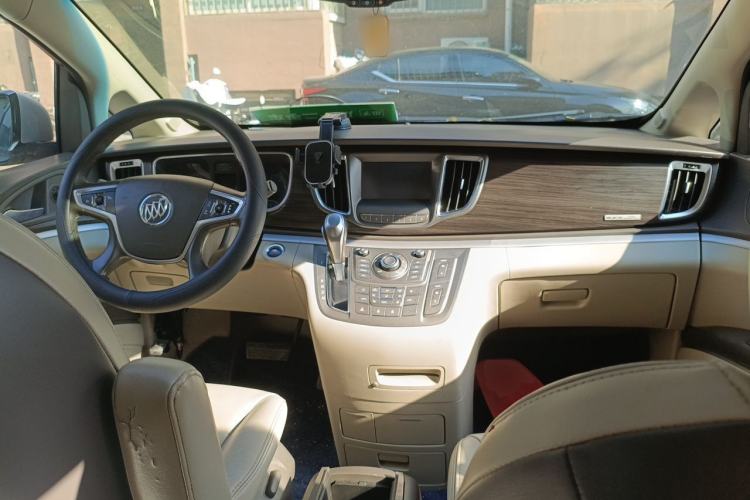 Used Buick GL8 2013 3.0L GT Luxury Business Haoya Edition Center Console
