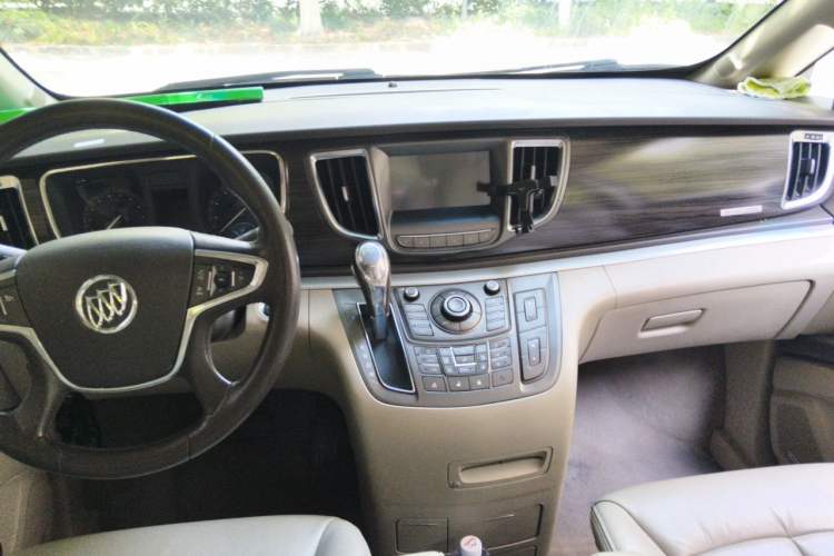Used Buick GL8 2013 3.0L XT Luxury Business Flagship Edition Center Console