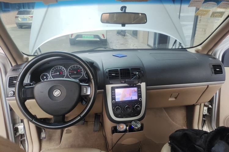 Used Buick GL8 2013 2.4L Executive Edition Center Console