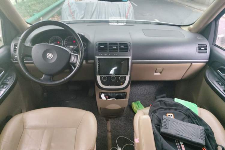 Used Buick GL8 2013 2.4L Executive Edition Center Console