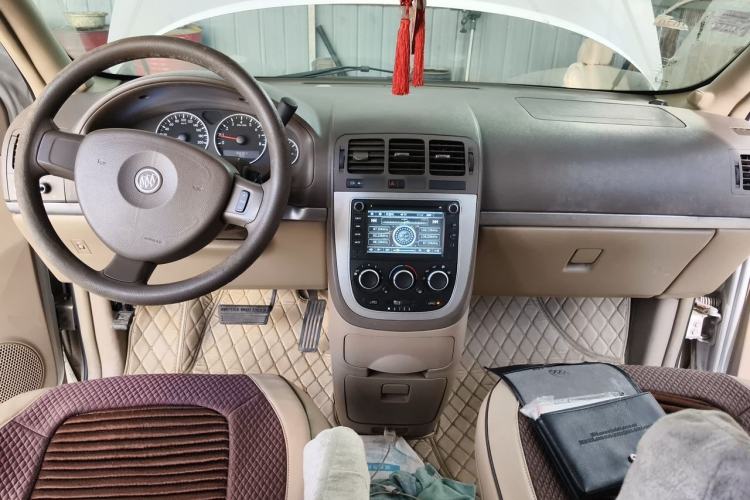 Used Buick GL8 2013 2.4L Comfort Edition Center Console
