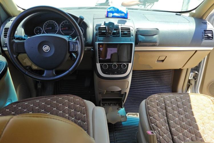 Used Buick GL8 2013 2.4L Executive Edition Center Console