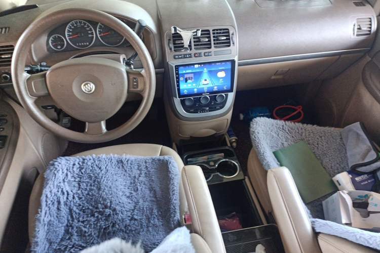 Used Buick GL8 2013 2.4L Comfort Edition Center Console