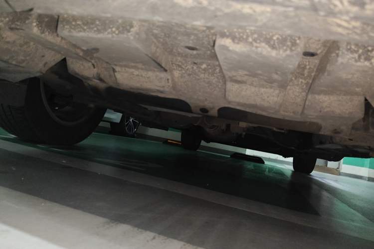 Used Buick GL8 2013 3.0L XT Luxury Business Flagship Edition Chassis Front