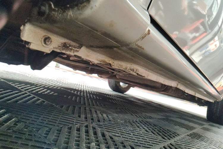 Used Buick GL8 2013 2.4L Executive Edition Chassis Front Left