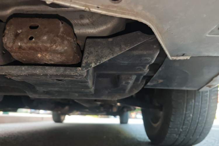 Used Buick GL8 2013 2.4L Executive Edition Chassis Front Left