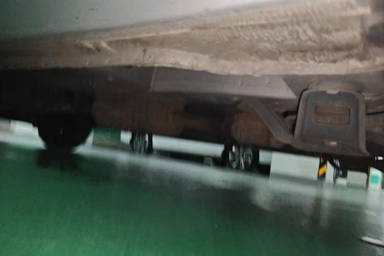 Used Buick GL8 2013 3.0L XT Luxury Business Flagship Edition Chassis Front Right