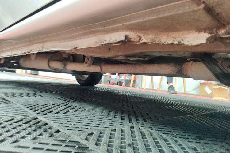 Used Buick GL8 2013 2.4L Executive Edition Chassis Front Right