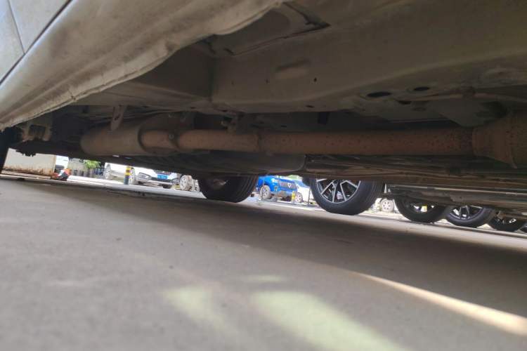 Used Buick GL8 2013 2.4L Executive Edition Chassis Front Right