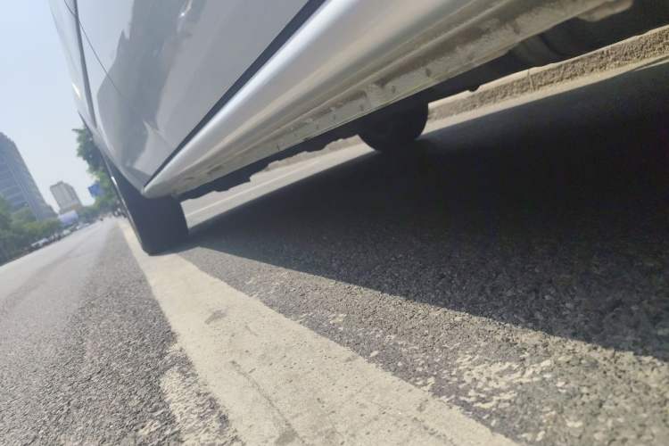 Used Buick GL8 2013 2.4L Comfort Edition Chassis Rear Left