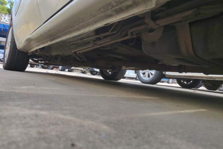 Used Buick GL8 2013 2.4L Executive Edition Chassis Rear Left