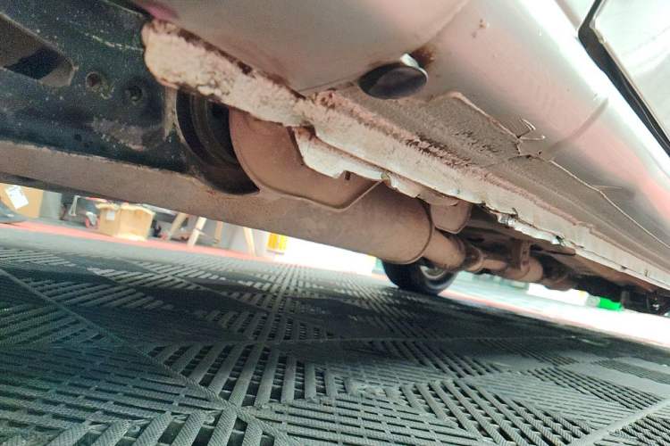 Used Buick GL8 2013 2.4L Executive Edition Chassis Rear Right