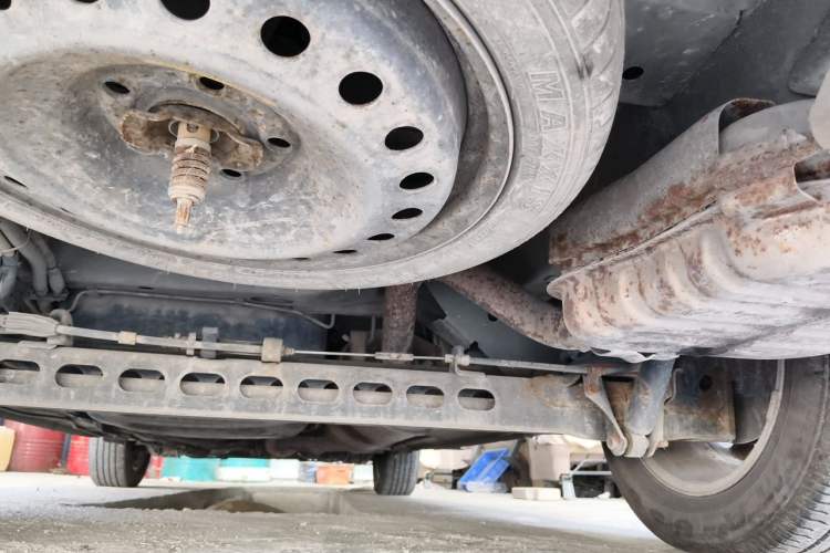 Used Buick GL8 2013 2.4L Comfort Edition Chassis Rear