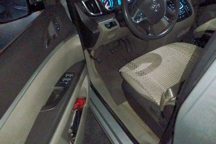 Used Buick GL8 2013 3.0L GT Luxury Business Haoya Edition Driver Seat