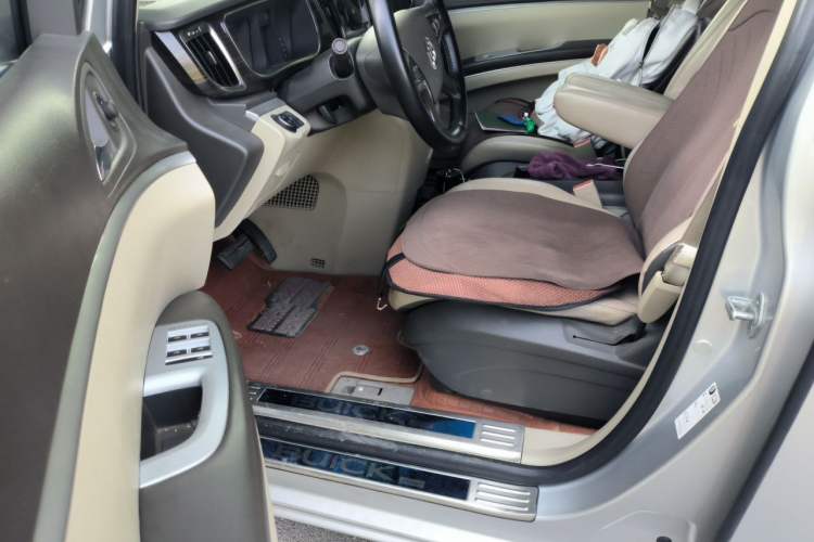 Used Buick GL8 2013 3.0L GT Luxury Business Haoya Edition Driver Seat