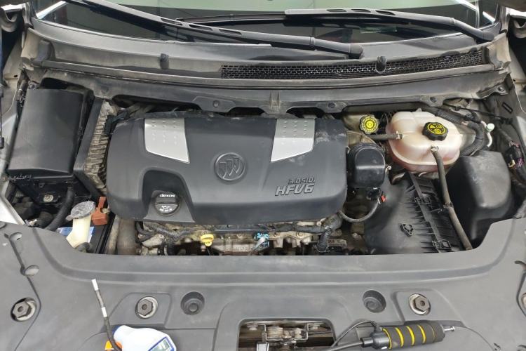 Used Buick GL8 2013 3.0L GT Luxury Business Haoya Edition Engine Bay