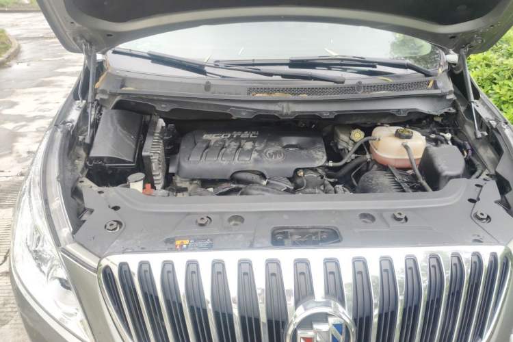 Used Buick GL8 2013 2.4L CT Luxury Business Comfort Edition Engine Bay