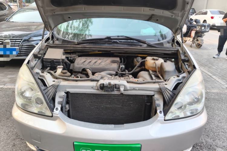 Used Buick GL8 2013 2.4L Classic Edition Engine Bay