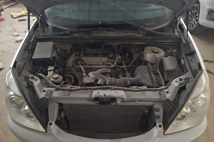 Used Buick GL8 2013 2.4L Classic Edition Engine Bay