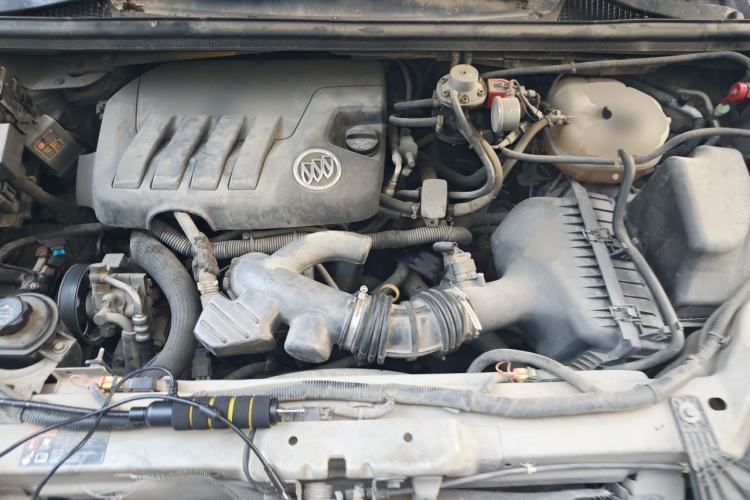 Used Buick GL8 2013 2.4L Classic Edition Engine Bay