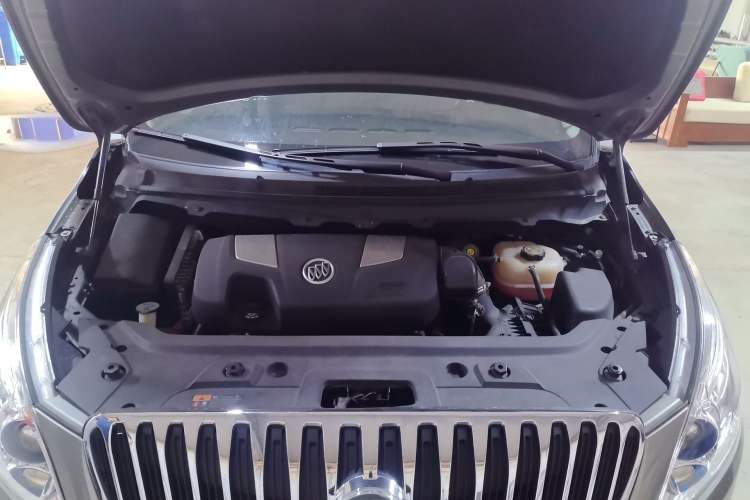Used Buick GL8 2013 3.0L XT Luxury Business Flagship Edition Engine Bay