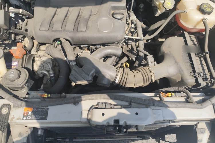 Used Buick GL8 2013 2.4L Comfort Edition Engine Bay