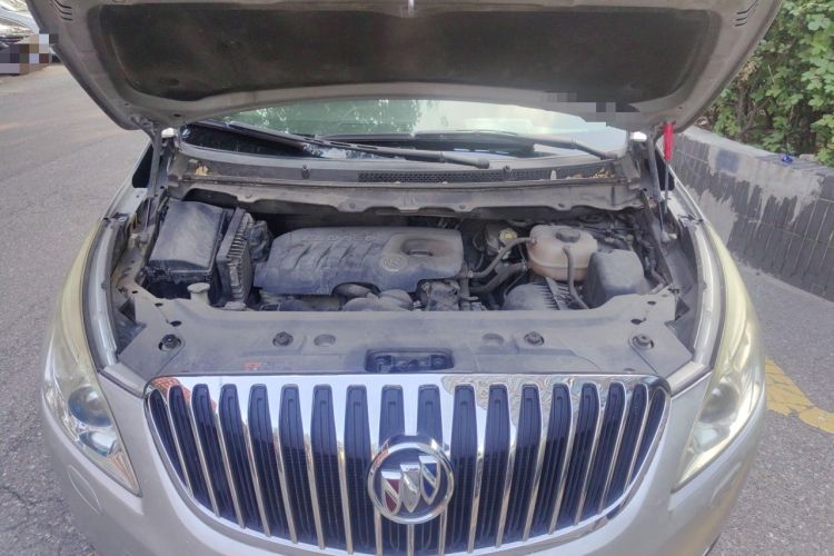 Used Buick GL8 2013 2.4L LT Luxury Business Executive Edition Engine Bay