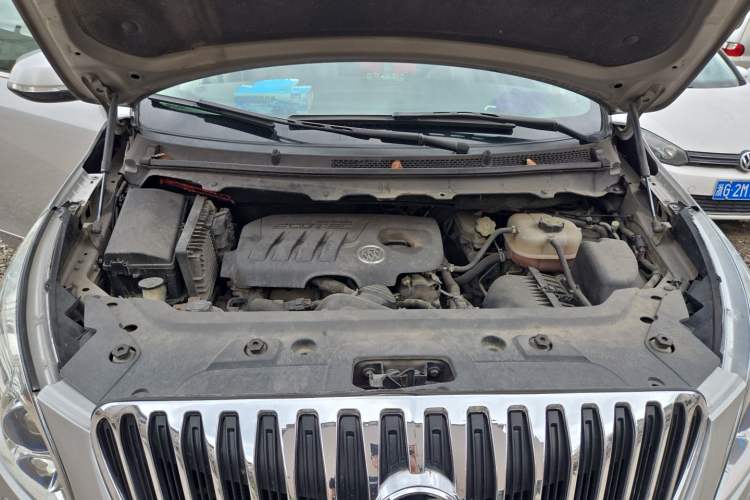 Used Buick GL8 2013 2.4L LT Luxury Business Executive Edition Engine Bay