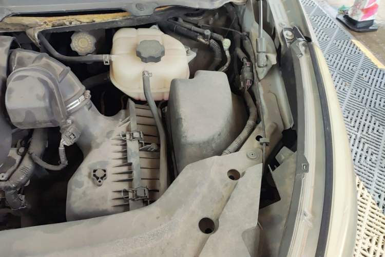 Used Buick GL8 2013 3.0L GT Luxury Business Haoya Edition Engine Bay Left