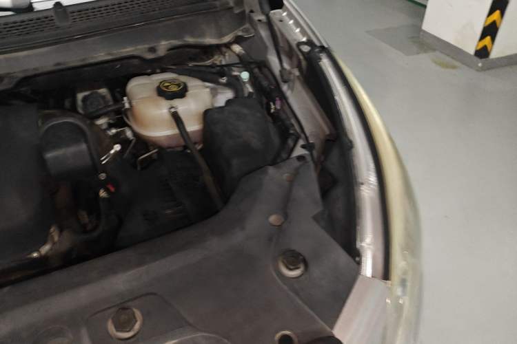 Used Buick GL8 2013 3.0L XT Luxury Business Flagship Edition Engine Bay Left
