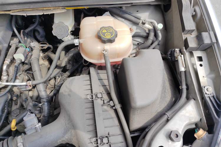 Used Buick GL8 2013 2.4L Classic Edition Engine Bay Left