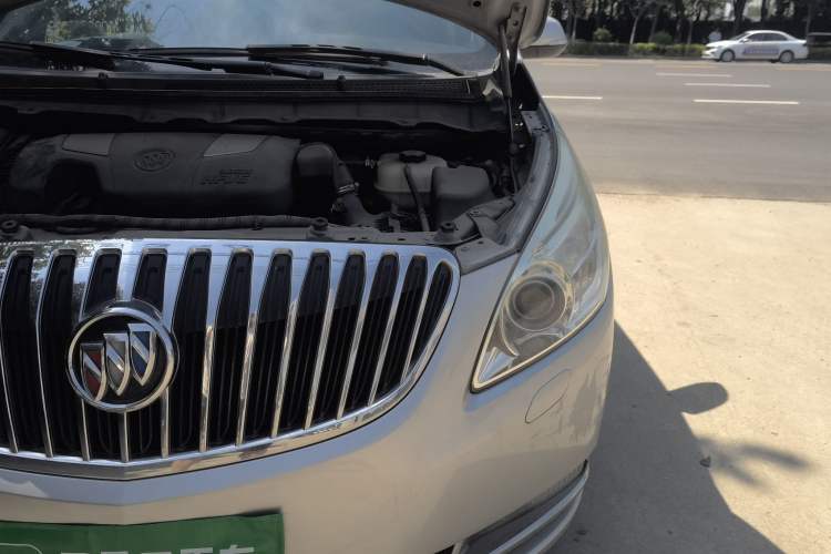 Used Buick GL8 2013 3.0L GT Luxury Business Haoya Edition Engine Bay Left