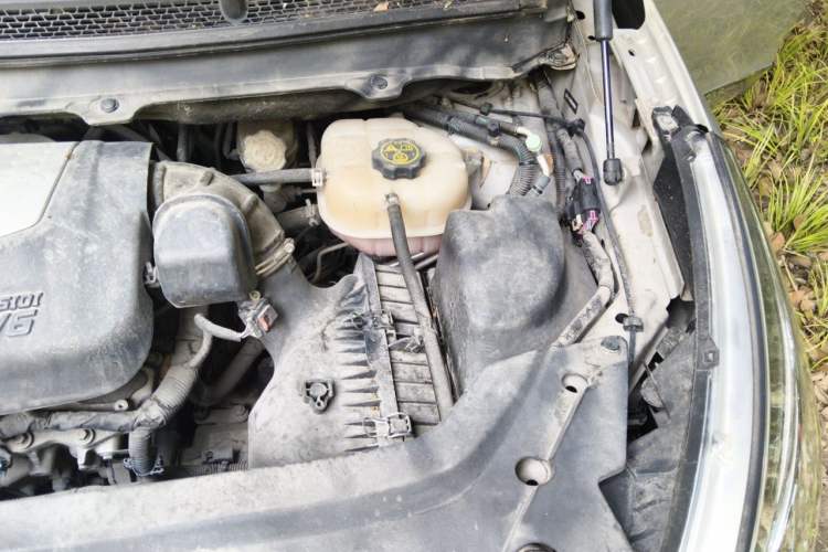 Used Buick GL8 2013 3.0L XT Luxury Business Flagship Edition Engine Bay Left